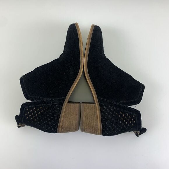 Susina Blakely Bootie Black Suede Perforated Back Zip Low Heel Ankle Womens 6 - Picture 8 of 11